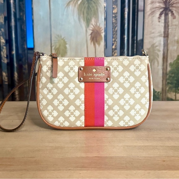 Kate Spade Classic Monogram Linet Wristlet Stucco Clutch Purse - Picture 8 of 14